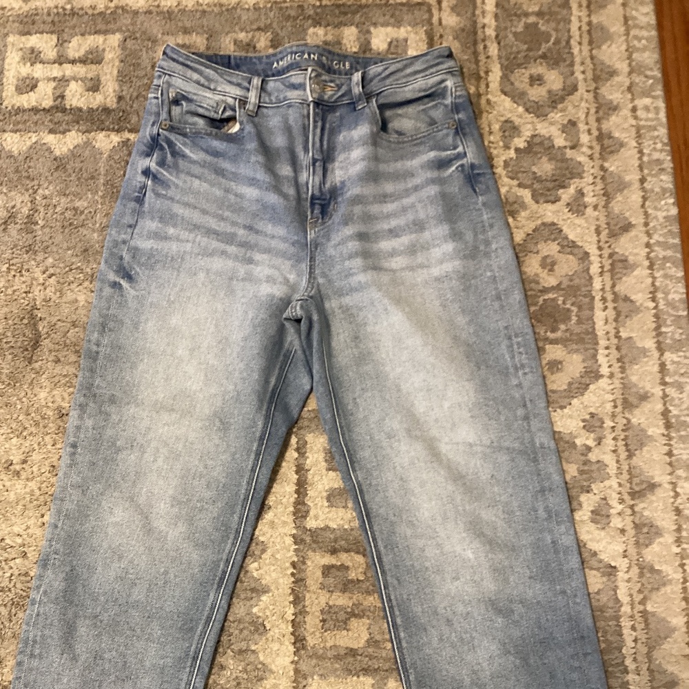American Eagle straight mom jeans, size 8 short
